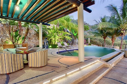 Foto 46 - Fully Staffed, Beach Frontage Luxury Villa