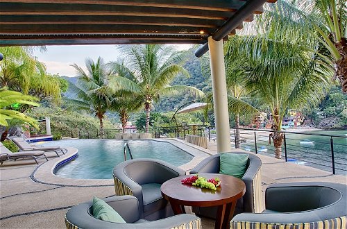 Foto 49 - Fully Staffed, Beach Frontage Luxury Villa