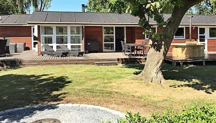 Photo 1 - 10 Person Holiday Home in Juelsminde