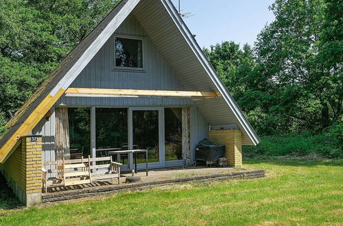 Photo 13 - Spacious Holiday Home in Aakirkeby near Sea