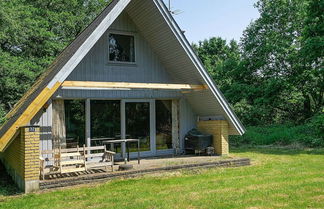 Photo 3 - Spacious Holiday Home in Aakirkeby near Sea