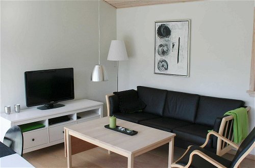 Photo 5 - 6 Person Holiday Home in Gudhjem