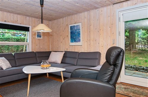 Photo 9 - 6 Person Holiday Home in Allingabro