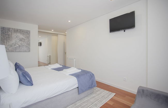 Liiiving - Luxury River View Apartment X - Photo 4