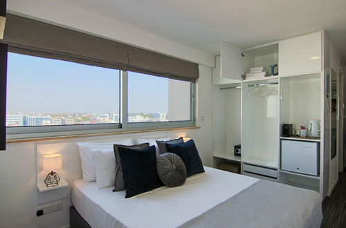 Photo 7 - Phaedrus Living Luxury Suite Nicosia 501