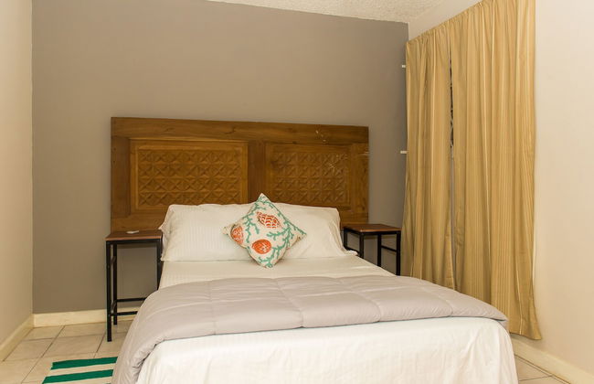 Kingston Most Centrally Located Two Bdrm - Photo 3