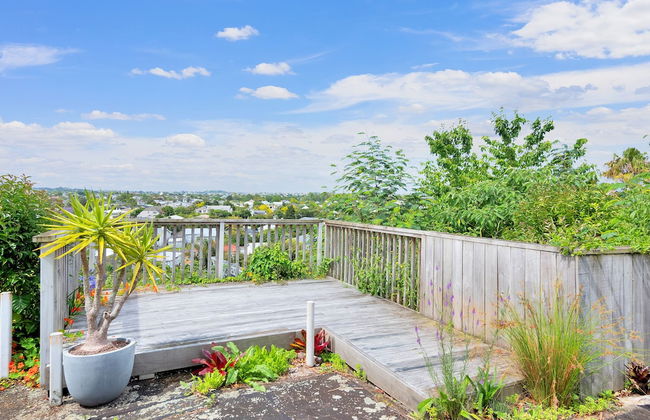 Kingsland Contemporary 2BR with Carpark - Photo 23