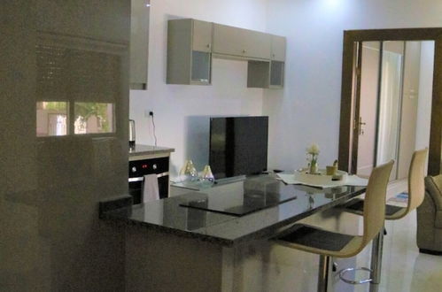 Foto 14 - Amazing one Bedroom Apartment in Amman, Elwebdah 5