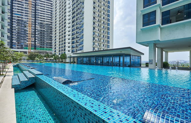 OYO Home 44001 Elegant Studio Setia Alam Trefoil - Foto 1