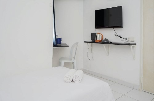 Photo 2 - Comfort Studio No Kitchen Apartment At Aeropolis Residence