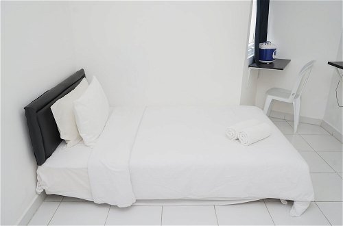 Photo 1 - Comfort Studio No Kitchen Apartment At Aeropolis Residence