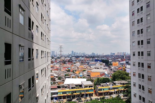 Photo 41 - Pool View Apartment Green Pramuka