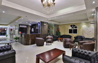 Photo 2 - OYO 209 Mayar International Furnished 2