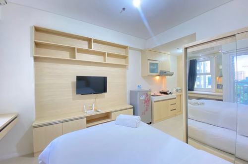 Photo 10 - Classy Chic Studio Room At Apartment Parahyangan Residence Bandung