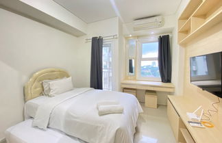 Foto 2 - Classy Chic Studio Room At Apartment Parahyangan Residence Bandung