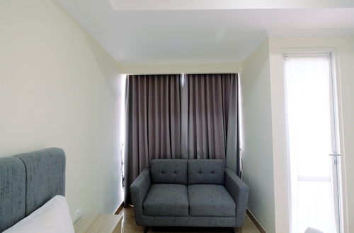 Photo 15 - Cozy Studio Menteng Park Apartment