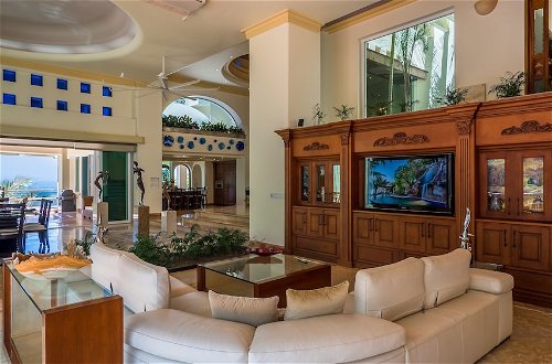 Foto 66 - Fully Staffed, Beach Frontage Luxury Villa