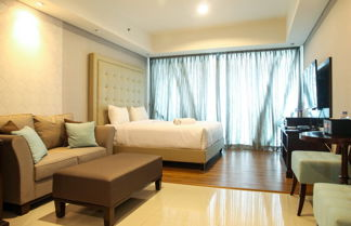 Foto 2 - Elegant Studio Kemang Village Apartment