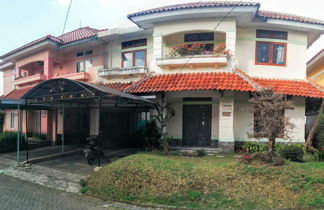 Photo 1 - Villa Anvil Cipanas 4 Bedroom for 25 pax