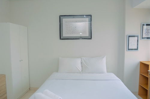 Photo 2 - Elegant Studio Apartment Margonda Residence 5