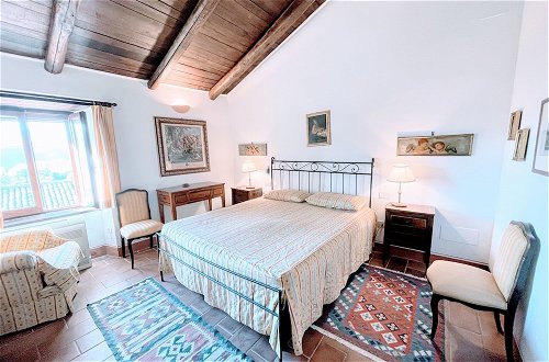Photo 2 - Spoleto Splash Casa Vicolo, a Fabulous Country Cottage Sleeps 4/5/wifi/aircon