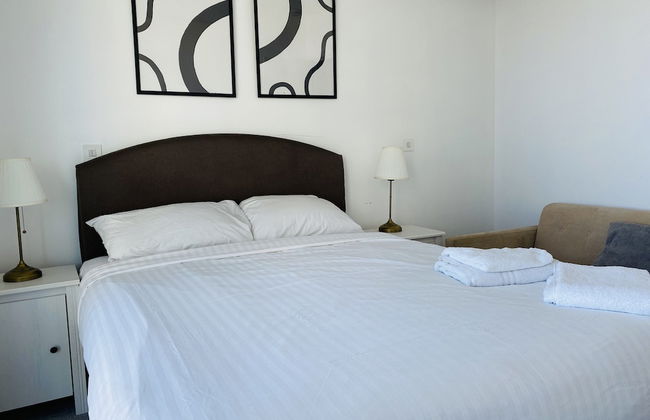 Charming 1-bed Apartment in London - Photo 2