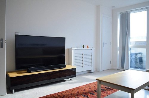 Photo 14 - Flawless Apartment in Notting Hill