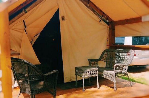 Foto 47 - Son's Blue River Camp Glamping Cabin R