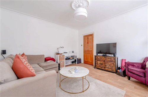 Photo 13 - Lovely 1 Bedroom Self-contained Flat in Greenwich