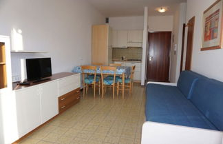 Foto 3 - Beautiful Apartment With Terrace for 5 Guests