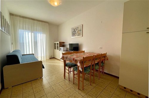 Foto 8 - Beautiful Apartment With Terrace for 5 Guests