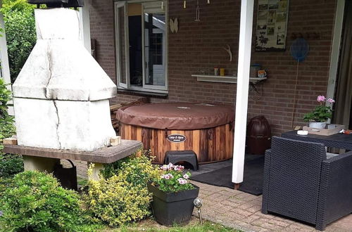 Photo 13 - Lush Bungalow in Beek Gem Montferl& with Hot Tub