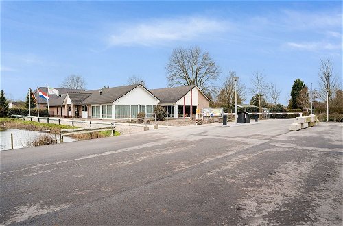 Photo 49 - Lush Bungalow in Beek Gem Montferl& with Hot Tub