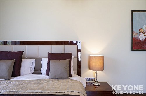 Photo 10 - KOHH – 2BR + Maids Room in Grandeur Residences