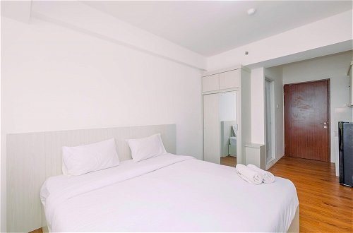 Foto 4 - Homey And Cozy Studio Room At Gunung Putri Square Apartment