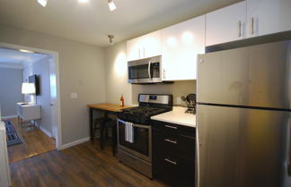 Photo 3 - B2ba Quiet Condo Perfect for Business Professionals