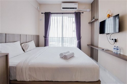 Foto 1 - Stunning And Nice Studio At Sky House Bsd Apartment