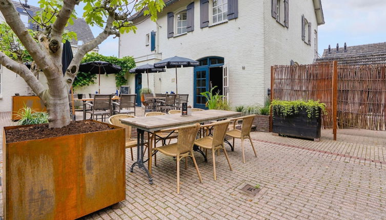 Photo 1 - Cozy Apartment in Grubbenvorst In a Hotel With Terrace