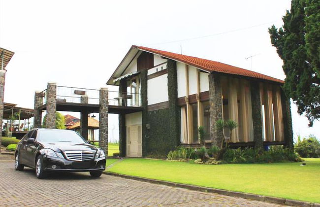 De Villa Istana Bunga by HouseinBandung - Foto 11