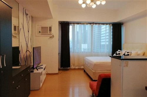 Photo 24 - Prime BGC Location Apartments by PH Staycation