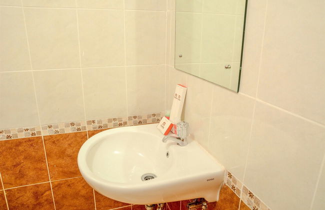 2 Bedrooms Grand Palace Apartment Kemayoran by Travelio - Foto 24