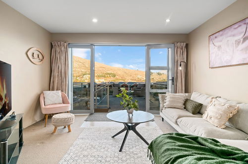 Photo 7 - 2-BEDROOM REMARKABLES APARTMENT