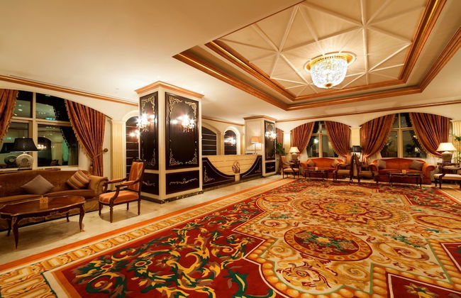 Magnum Hotel & Suites West Bay - Photo 3