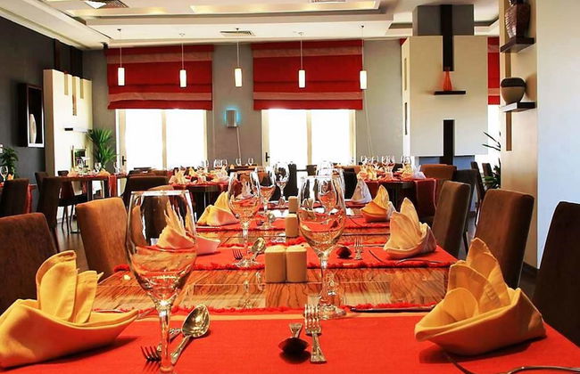 Magnum Hotel & Suites West Bay - Photo 31