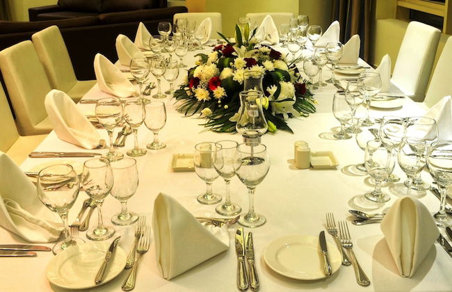 Magnum Hotel & Suites West Bay - Photo 36