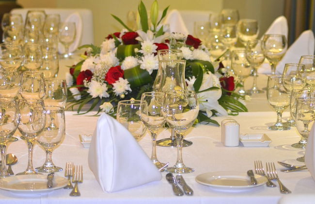 Magnum Hotel & Suites West Bay - Photo 28