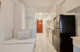 Foto 1 - Homey Studio Room At Sky House Bsd Apartment