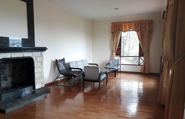 Villa Beverly Hills Puncak for 50 pax - Foto 14