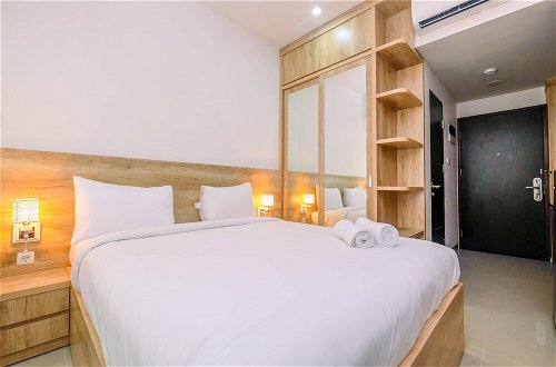Photo 3 - Minimalist Mustika Golf Residence Studio Apartment with City View