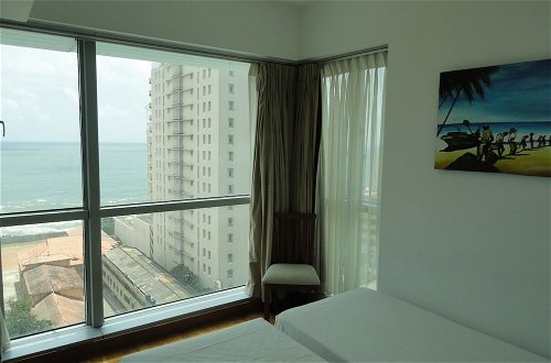 Foto 5 - Sea View Luxury Monarch Apartment